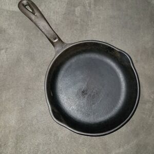 Wagner's 1891 cast iron skillet 8 inches
